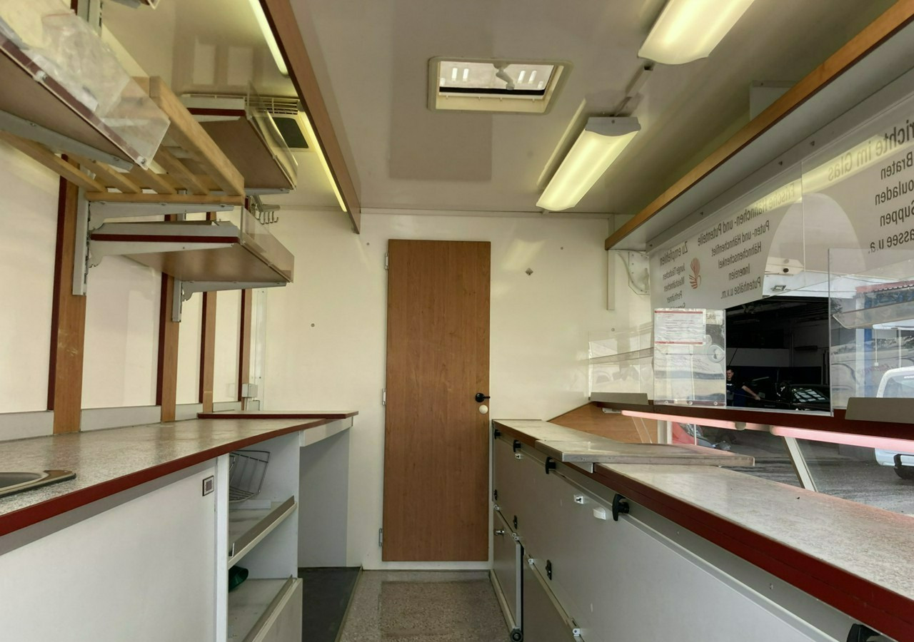 Renault Master Master Autosklep Gastronomiczny Food Truck Foodtruck Sklep bar 2009 - Büféautó: 2 kép. Renault Master Master Autosklep Gastronomiczny Food Truck Foodtruck Sklep bar 2009 - Büféautó: 2 kép.