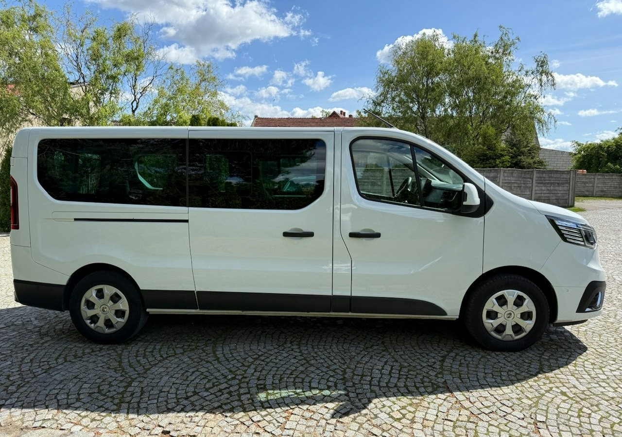 Renault Trafic III 2.0dci 110KM L2H1 LONG 9-osobowy 2xKlima Navi Kamera 2022 - Autó: 4 kép. Renault Trafic III 2.0dci 110KM L2H1 LONG 9-osobowy 2xKlima Navi Kamera 2022 - Autó: 4 kép.