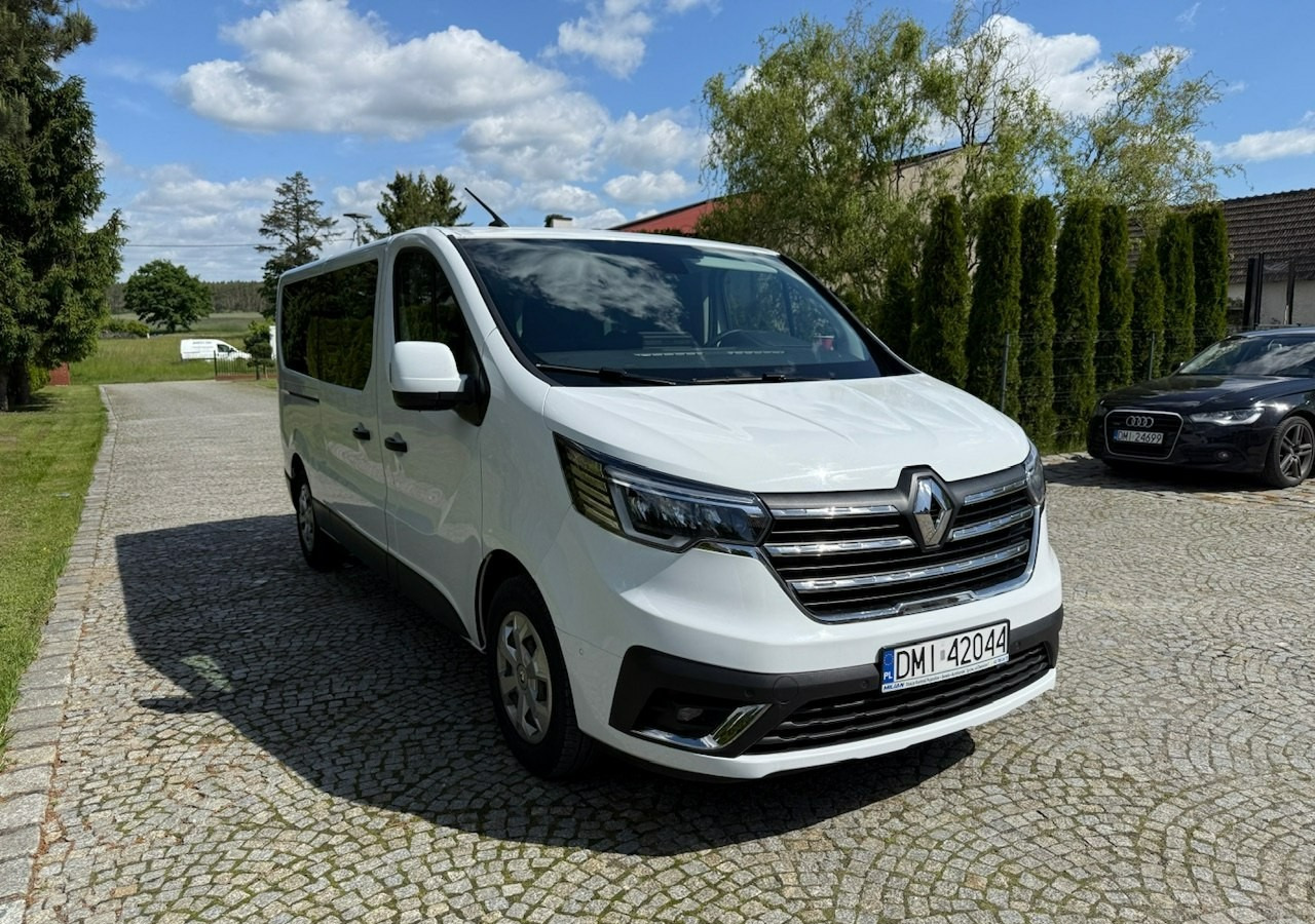 Renault Trafic III 2.0dci 110KM L2H1 LONG 9-osobowy 2xKlima Navi Kamera 2022 - Autó: 5 kép. Renault Trafic III 2.0dci 110KM L2H1 LONG 9-osobowy 2xKlima Navi Kamera 2022 - Autó: 5 kép.