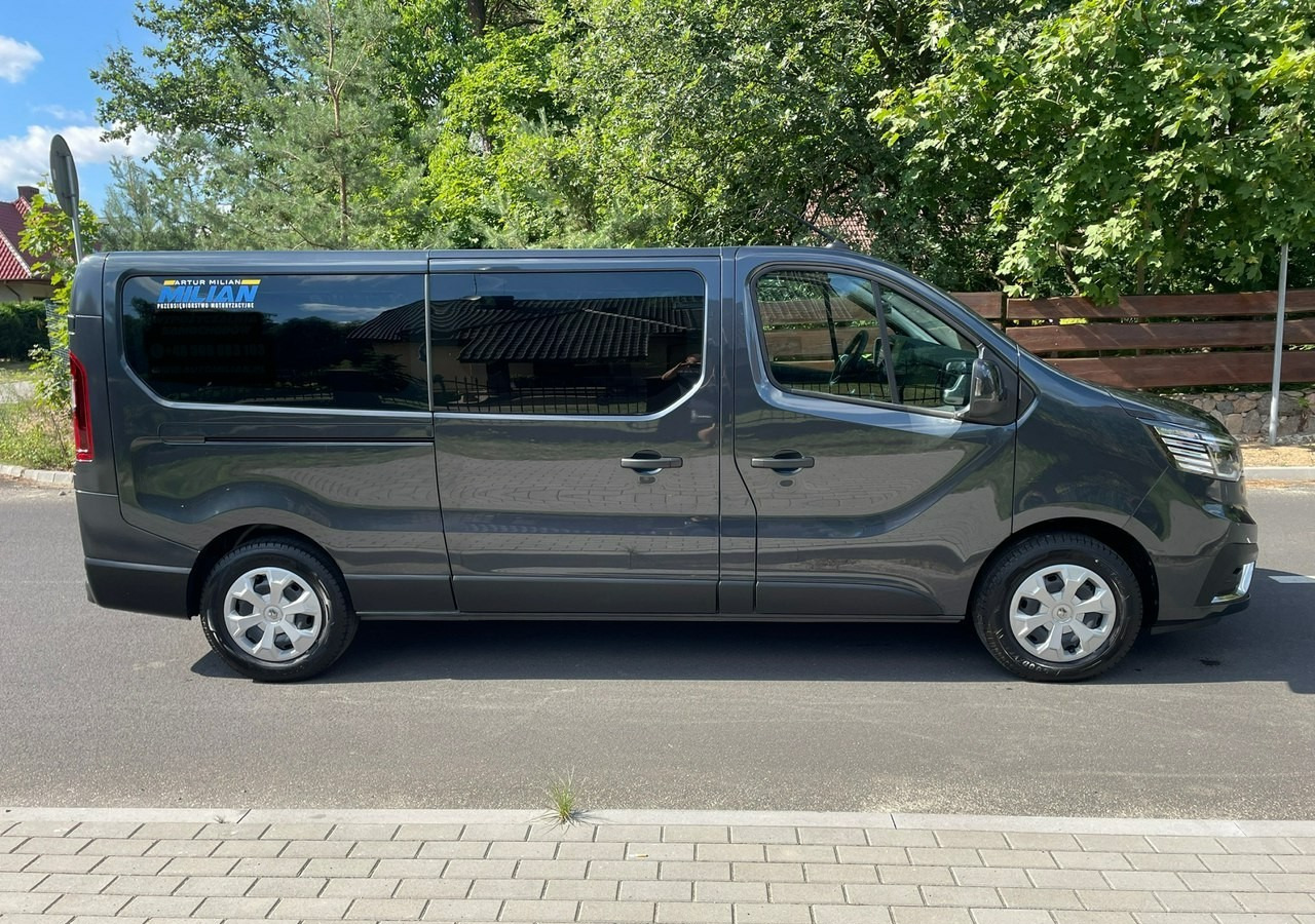 Renault Trafic III 2.0dci 150KM 9-osobowy do przewozu niepełnosprawnych RAMPA 2022 PFRO - Autó: 2 kép. Renault Trafic III 2.0dci 150KM 9-osobowy do przewozu niepełnosprawnych RAMPA 2022 PFRO - Autó: 2 kép.