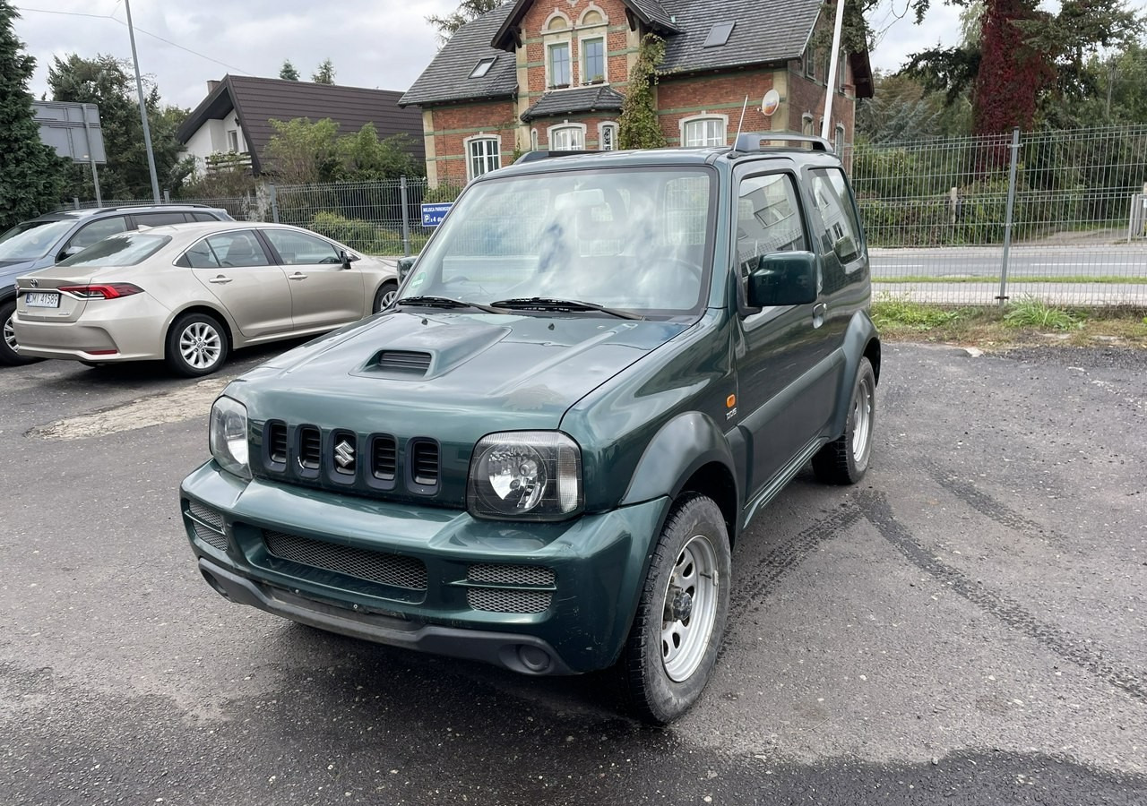 Suzuki Jimny Suzuki Jimny 1.5 Diesel 4X4 - Terepjáró/ SUV: 2 kép. Suzuki Jimny Suzuki Jimny 1.5 Diesel 4X4 - Terepjáró/ SUV: 2 kép.