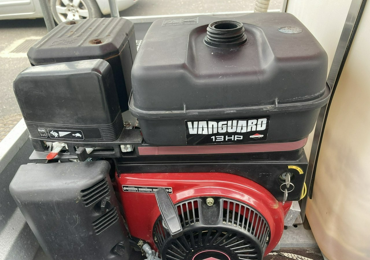 Iveco Inny Iveco wuko na przyczepce kanalizacja asenizacyjny 130bar - Többcélú/ Speciális jármű, Autó utánfutó: 4 kép. Iveco Inny Iveco wuko na przyczepce kanalizacja asenizacyjny 130bar - Többcélú/ Speciális jármű, Autó utánfutó: 4 kép.