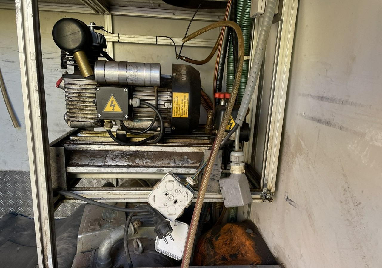 Mercedes-Benz Sprinter Sprinter Kanalizacja inspekcja kanałów wuko asenizacyjny Kamero wóz - Többcélú/ Speciális jármű, Furgon: 3 kép. Mercedes-Benz Sprinter Sprinter Kanalizacja inspekcja kanałów wuko asenizacyjny Kamero wóz - Többcélú/ Speciális jármű, Furgon: 3 kép.