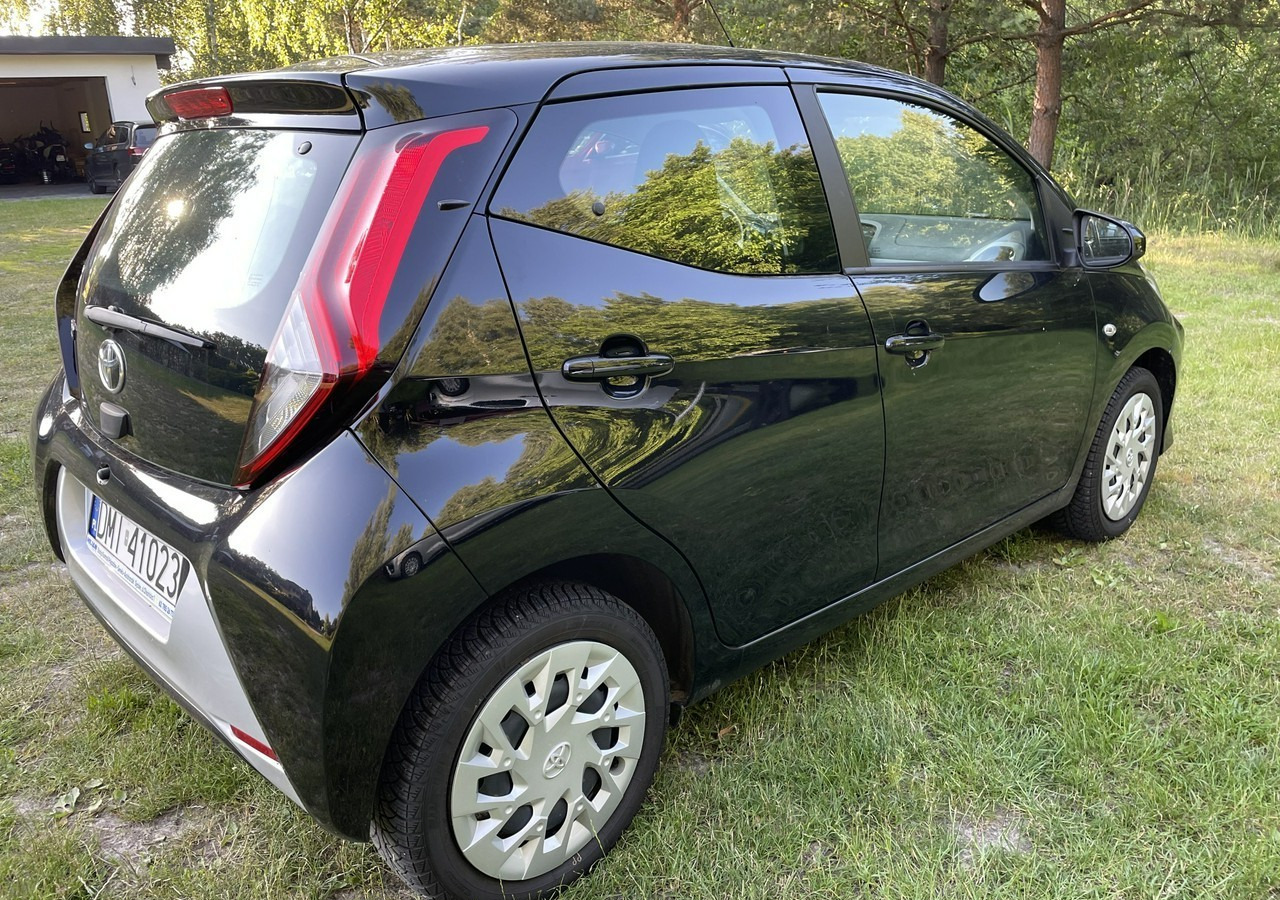 Toyota Aygo II Toyota Aygo 1.0-16V Klima Salon PL 24651km Model 2021 - Hatchback: 5 kép. Toyota Aygo II Toyota Aygo 1.0-16V Klima Salon PL 24651km Model 2021 - Hatchback: 5 kép.