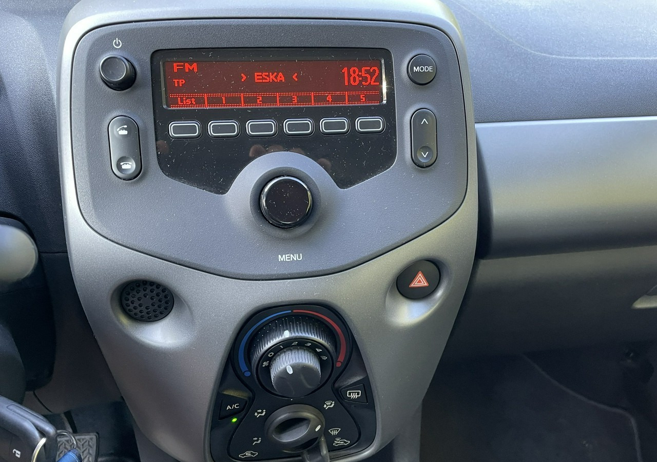 Hatchback Toyota Aygo II Toyota Aygo 1.0-16V Klima Salon PL 24651km Model 2021: 15 kép.