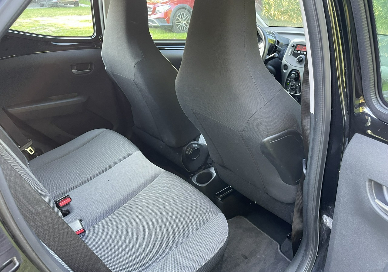 Hatchback Toyota Aygo II Toyota Aygo 1.0-16V Klima Salon PL 24651km Model 2021: 16 kép.