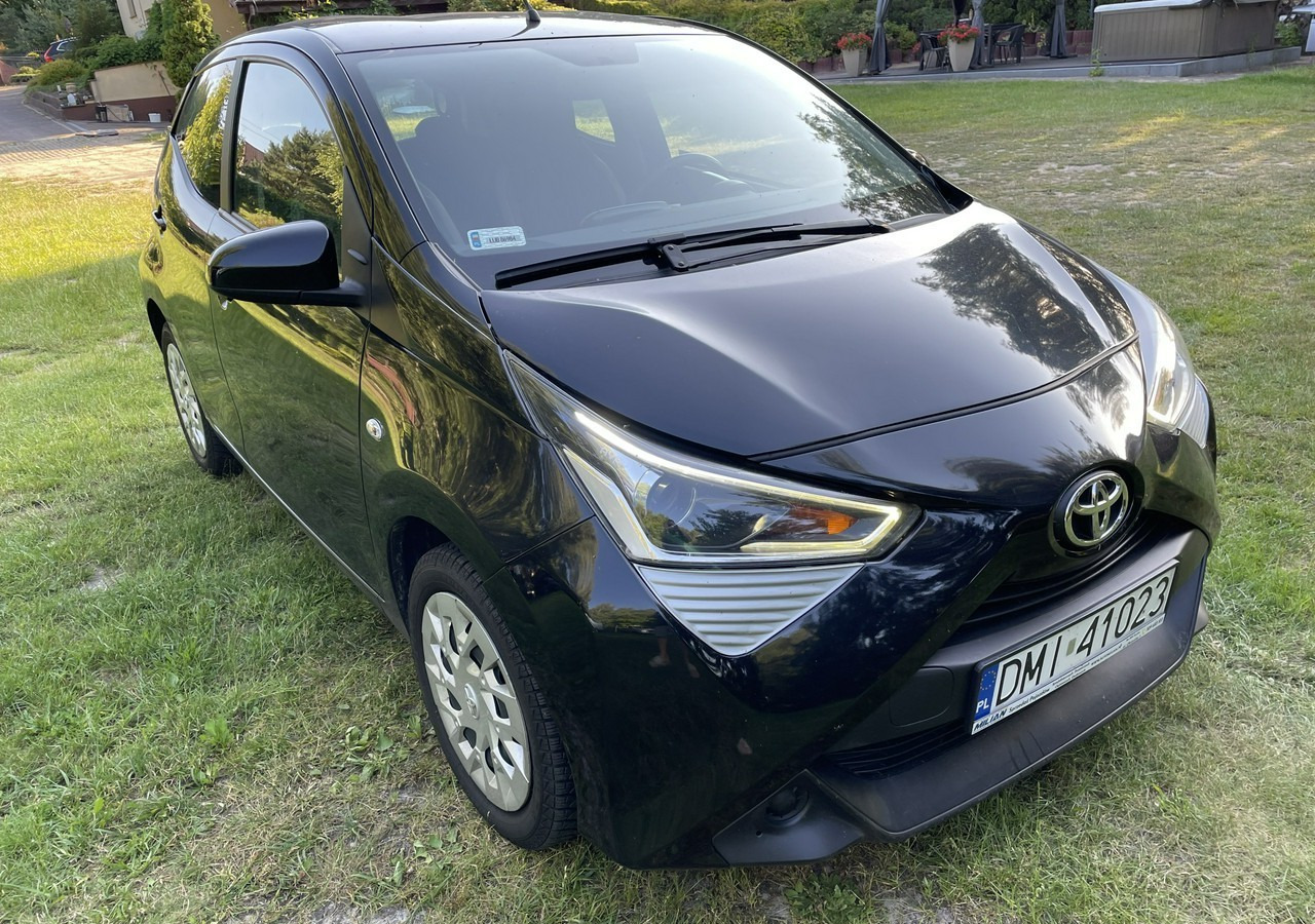 Hatchback Toyota Aygo II Toyota Aygo 1.0-16V Klima Salon PL 24651km Model 2021: 7 kép.