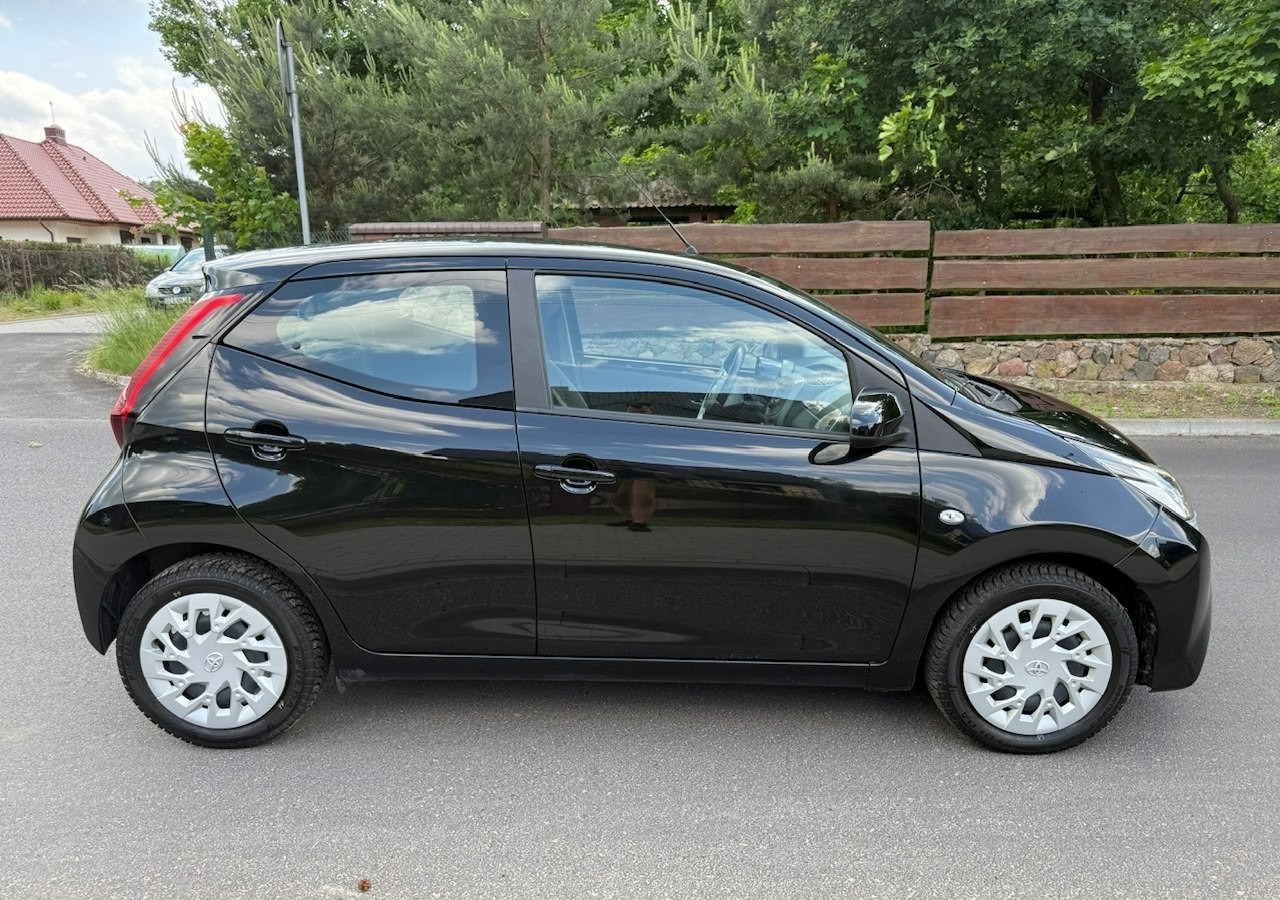 Toyota Aygo II Toyota Aygo 1.0-16V Klima Salon PL 24651km Model 2021 - Hatchback: 5 kép. Toyota Aygo II Toyota Aygo 1.0-16V Klima Salon PL 24651km Model 2021 - Hatchback: 5 kép.
