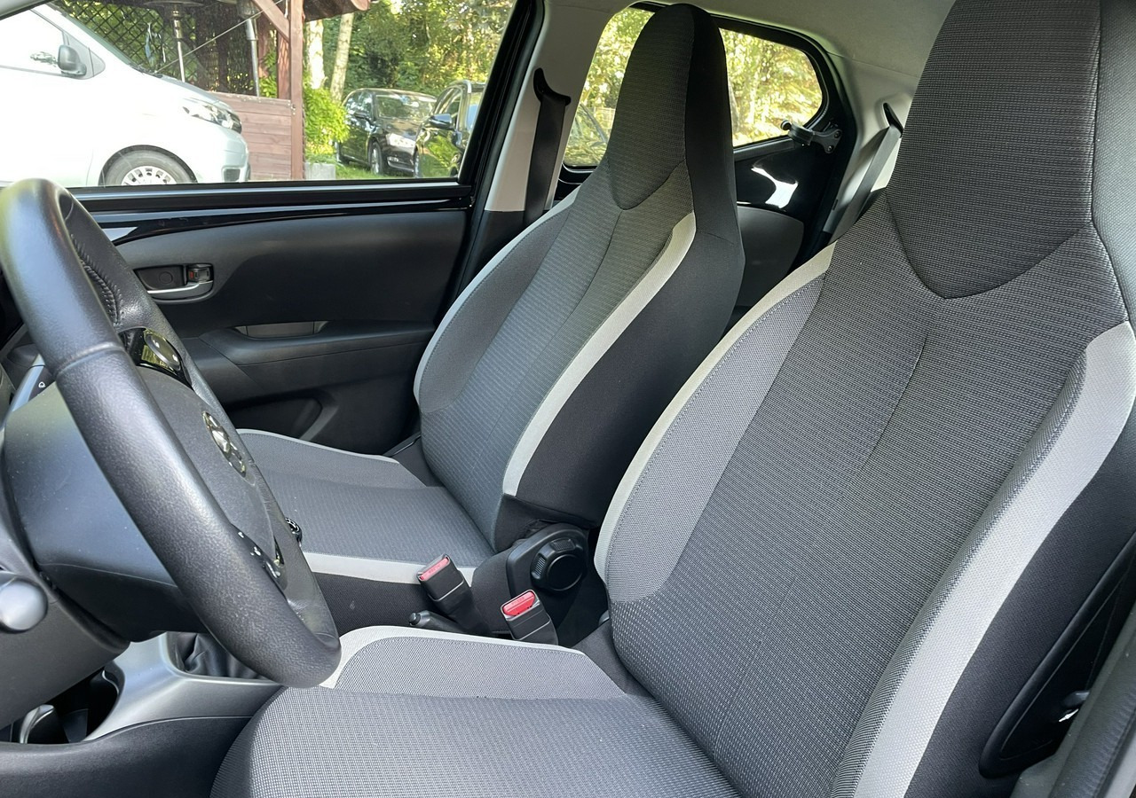 Hatchback Toyota Aygo II Toyota Aygo 1.0-16V Klima Salon PL 24651km Model 2021: 10 kép.