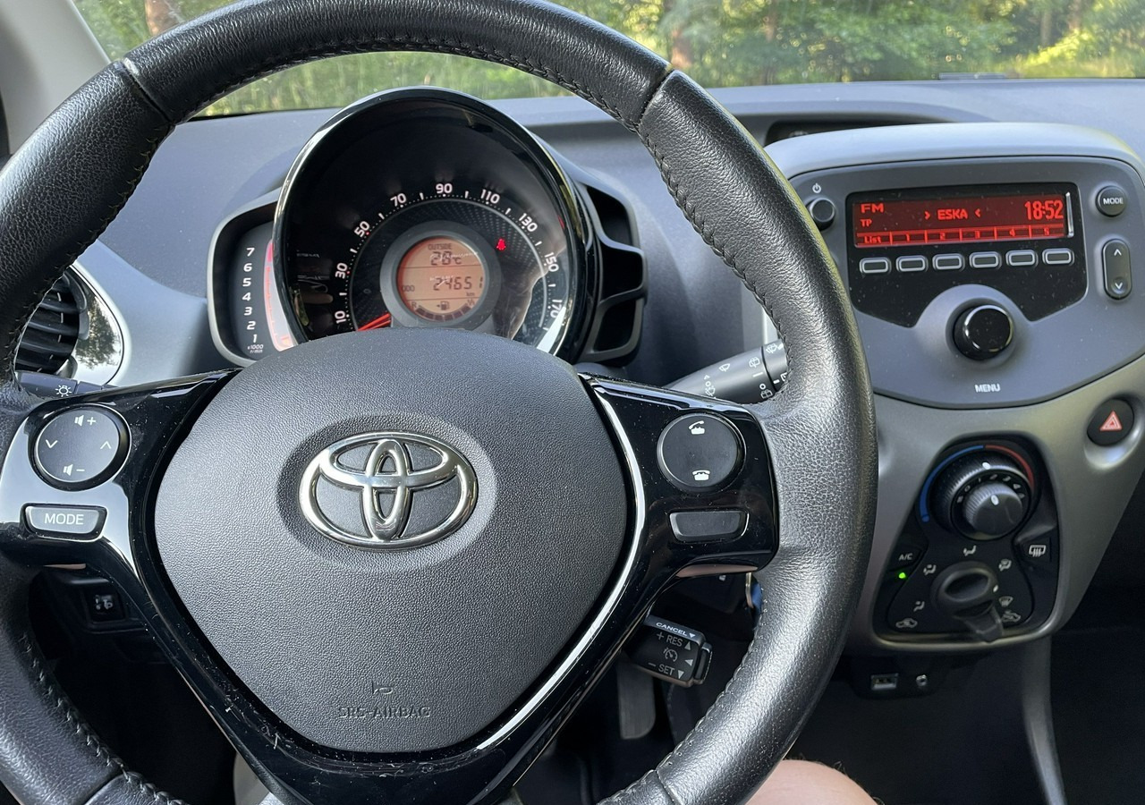 Hatchback Toyota Aygo II Toyota Aygo 1.0-16V Klima Salon PL 24651km Model 2021: 13 kép.