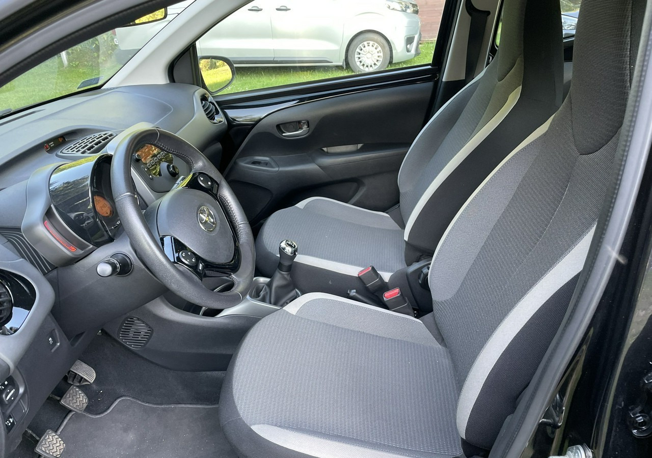 Hatchback Toyota Aygo II Toyota Aygo 1.0-16V Klima Salon PL 24651km Model 2021: 6 kép.
