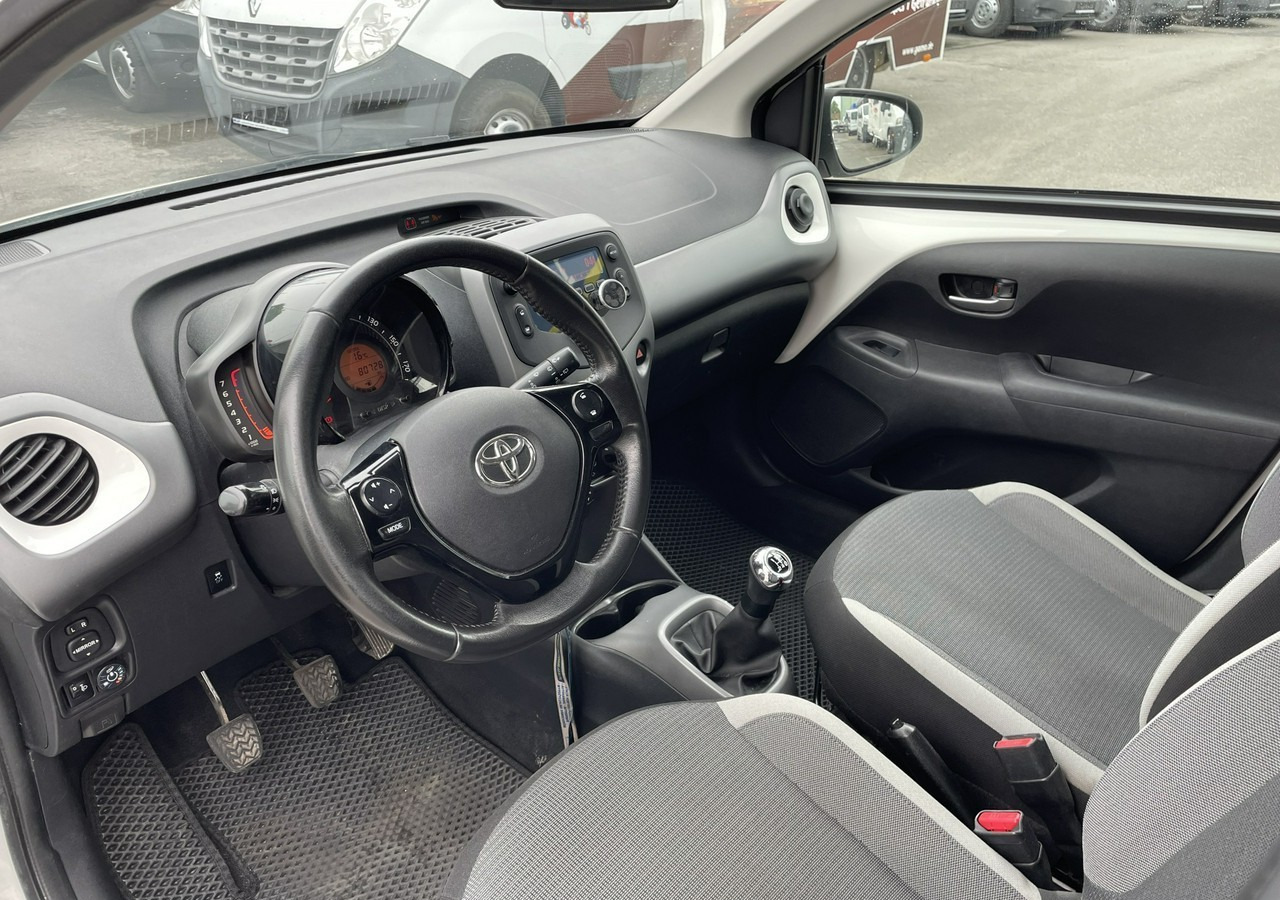 Toyota Aygo II Toyota Aygo 1.0 VVT-i JBL Edition bezyna+LPG Salon PL 2020 - Hatchback: 5 kép. Toyota Aygo II Toyota Aygo 1.0 VVT-i JBL Edition bezyna+LPG Salon PL 2020 - Hatchback: 5 kép.