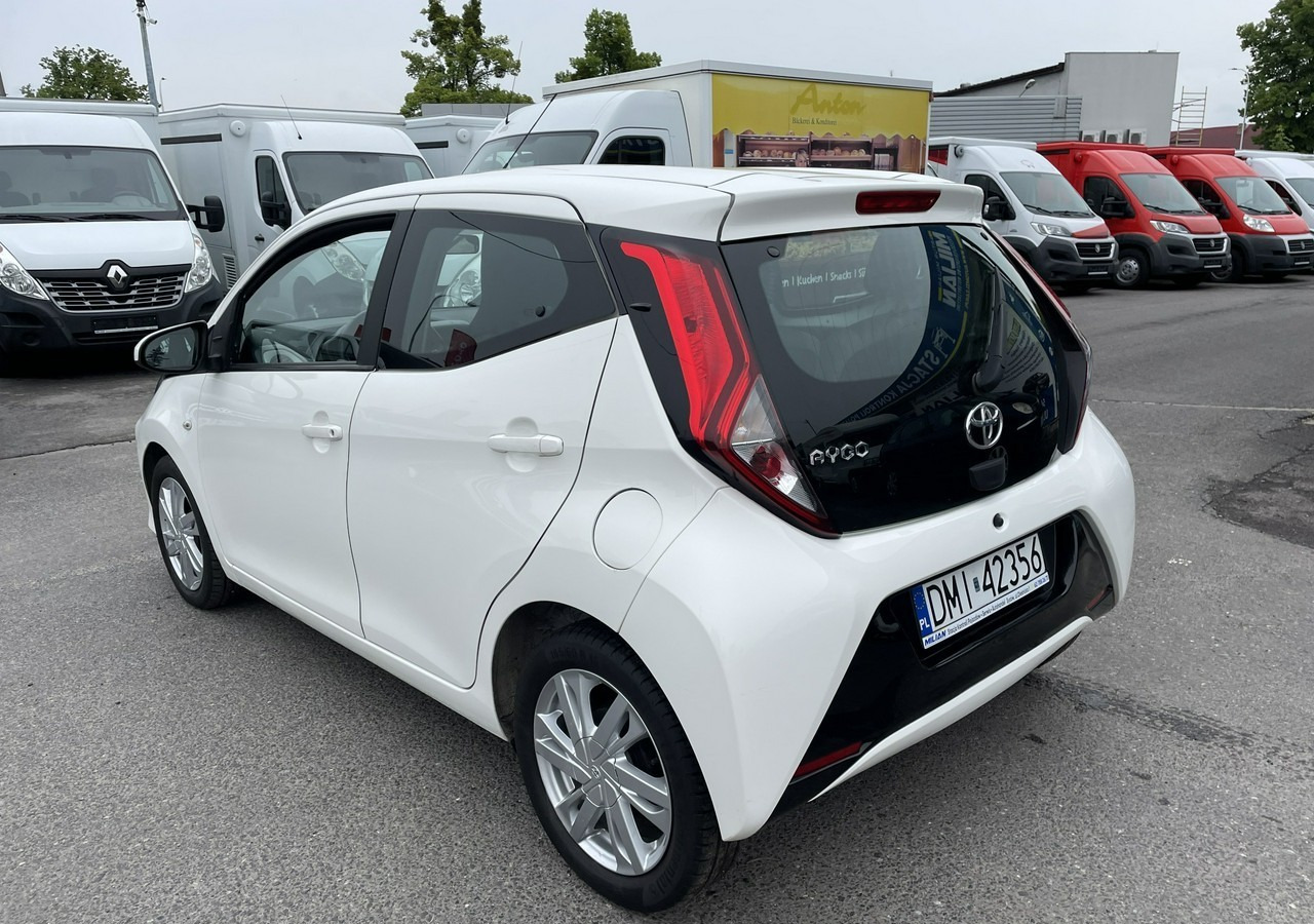 Toyota Aygo II Toyota Aygo 1.0 VVT-i JBL Edition bezyna+LPG Salon PL 2020 - Hatchback: 2 kép. Toyota Aygo II Toyota Aygo 1.0 VVT-i JBL Edition bezyna+LPG Salon PL 2020 - Hatchback: 2 kép.