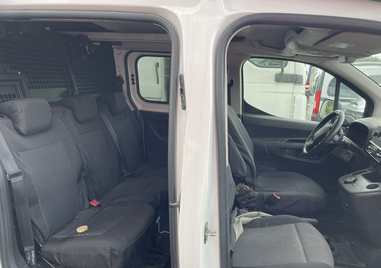 Toyota Inny Toyota Toyota Proace City MAXI Automat Klima 5-osob Salon PL Model 2020 - Furgon: 3 kép. Toyota Inny Toyota Toyota Proace City MAXI Automat Klima 5-osob Salon PL Model 2020 - Furgon: 3 kép.