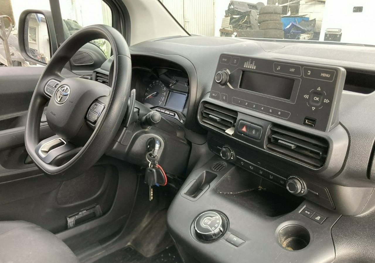 Toyota Inny Toyota Toyota Proace City Maxi - 5 osob Automat Klima Salon PL Model 2021 - Furgon: 2 kép. Toyota Inny Toyota Toyota Proace City Maxi - 5 osob Automat Klima Salon PL Model 2021 - Furgon: 2 kép.