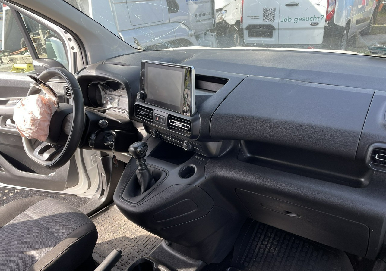 Toyota ProAce Proace City Verso Toyota Proace City Verso Long 1.5 D-4D Business 2021Salon - Autó: 4 kép. Toyota ProAce Proace City Verso Toyota Proace City Verso Long 1.5 D-4D Business 2021Salon - Autó: 4 kép.