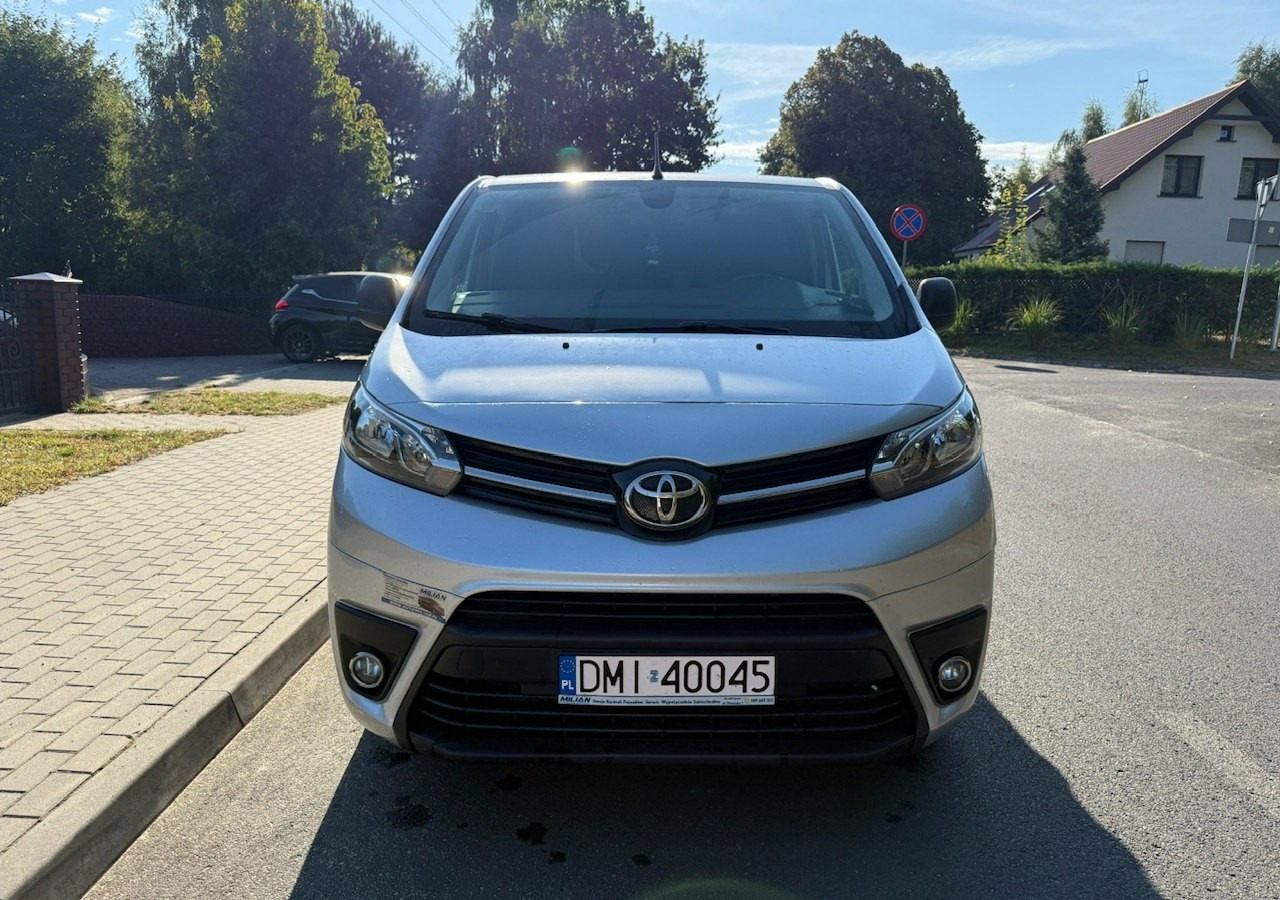 Toyota Proace Toyota ProAce 2.0-122KM Max -Long Klima 2x boczne drzwi Salon PL - Furgon: 5 kép. Toyota Proace Toyota ProAce 2.0-122KM Max -Long Klima 2x boczne drzwi Salon PL - Furgon: 5 kép.