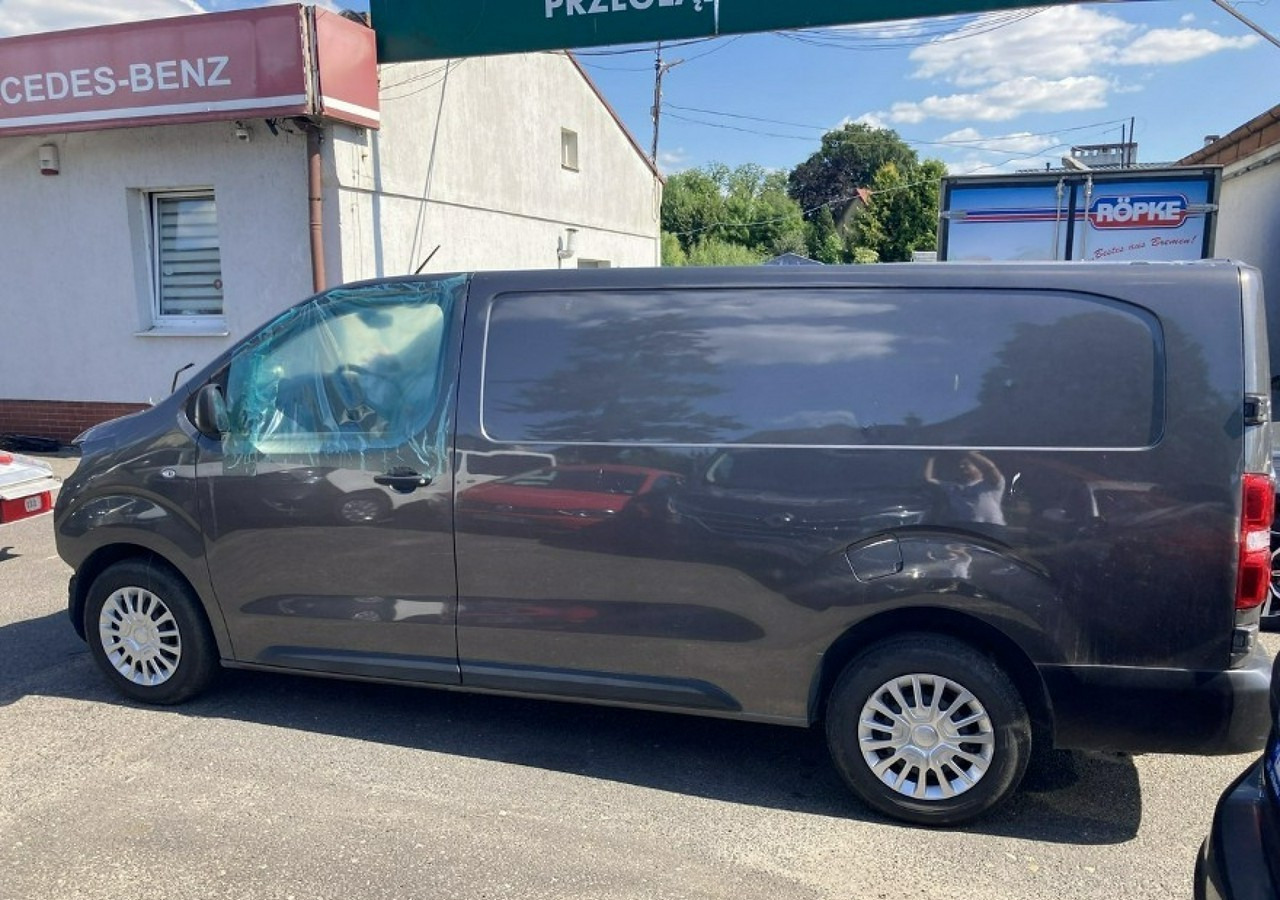 Toyota Proace Toyota Proace Maxi Klima 2020 Salon PL - Furgon: 2 kép. Toyota Proace Toyota Proace Maxi Klima 2020 Salon PL - Furgon: 2 kép.