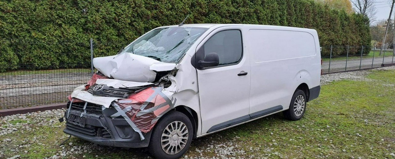 Toyota Proace Toyota Proace Maxi Klima chlodnia izoterma 2020 Salon PL - Hűtős kisteherautó: 1 kép. Toyota Proace Toyota Proace Maxi Klima chlodnia izoterma 2020 Salon PL - Hűtős kisteherautó: 1 kép.