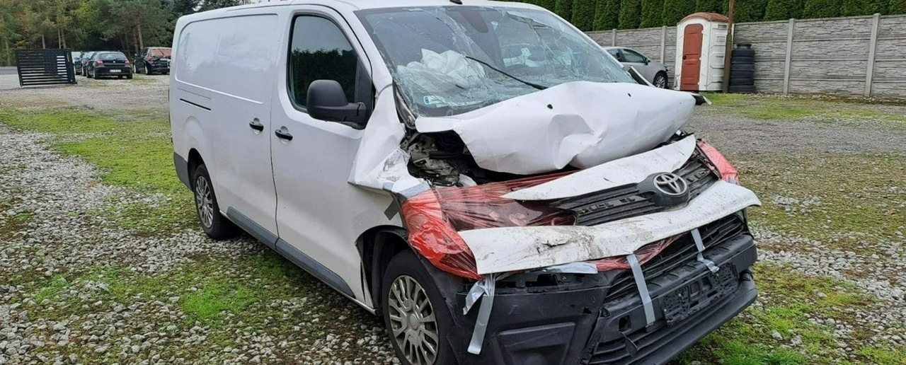 Hűtős kisteherautó Toyota Proace Toyota Proace Maxi Klima chlodnia izoterma 2020 Salon PL: 6 kép. Hűtős kisteherautó Toyota Proace Toyota Proace Maxi Klima chlodnia izoterma 2020 Salon PL: 6 kép.