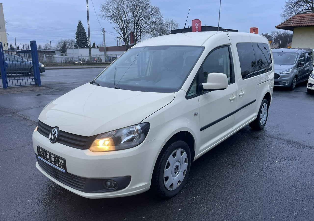 Volkswagen Caddy III Caddy 1.6 TDI dla Niepełnosprawnych inwalida rampa 2015 - Autó: 2 kép. Volkswagen Caddy III Caddy 1.6 TDI dla Niepełnosprawnych inwalida rampa 2015 - Autó: 2 kép.