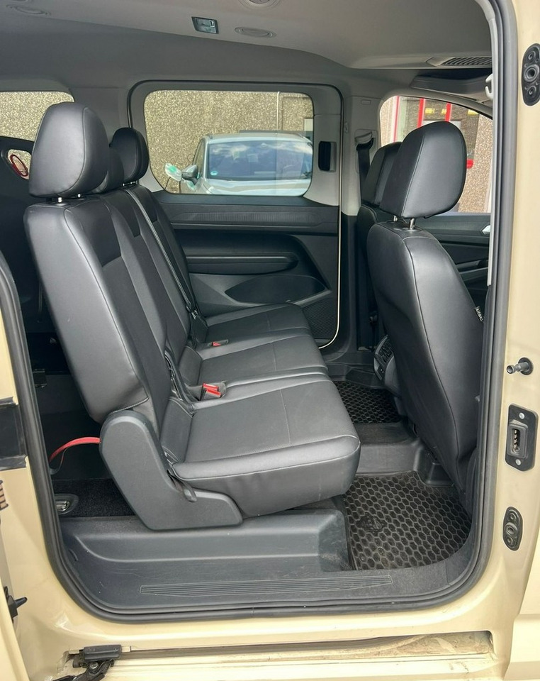 Volkswagen Caddy III Caddy 2.0 Maxi 7-osob Niepełnosprawnych inwalida rampa Model2023 PFR - Kombi: 4 kép. Volkswagen Caddy III Caddy 2.0 Maxi 7-osob Niepełnosprawnych inwalida rampa Model2023 PFR - Kombi: 4 kép.