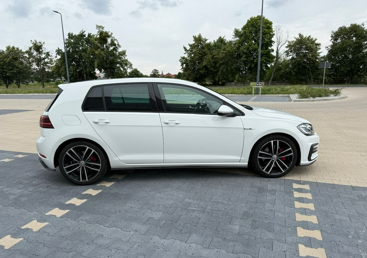Volkswagen Golf VII GTD 2.0TDI 184KM FullLed Navi Klimatronik ACC Asystenci - Szedán: 5 kép. Volkswagen Golf VII GTD 2.0TDI 184KM FullLed Navi Klimatronik ACC Asystenci - Szedán: 5 kép.