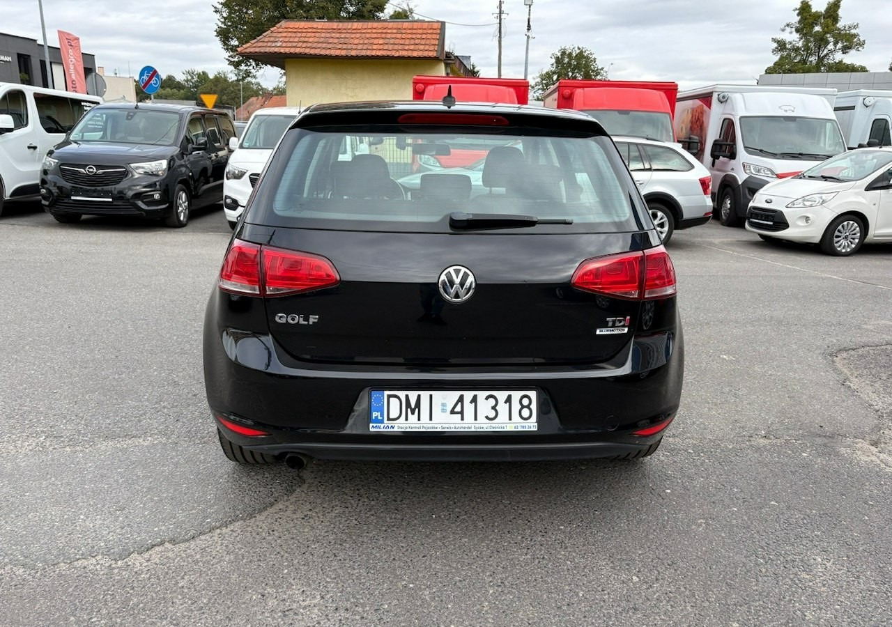 Volkswagen Golf VII VII 1,6 TDI 110KM 153TKM Klimatronik Navi Alu PDC 2015 Bez wkładu fi - Hatchback: 5 kép. Volkswagen Golf VII VII 1,6 TDI 110KM 153TKM Klimatronik Navi Alu PDC 2015 Bez wkładu fi - Hatchback: 5 kép.
