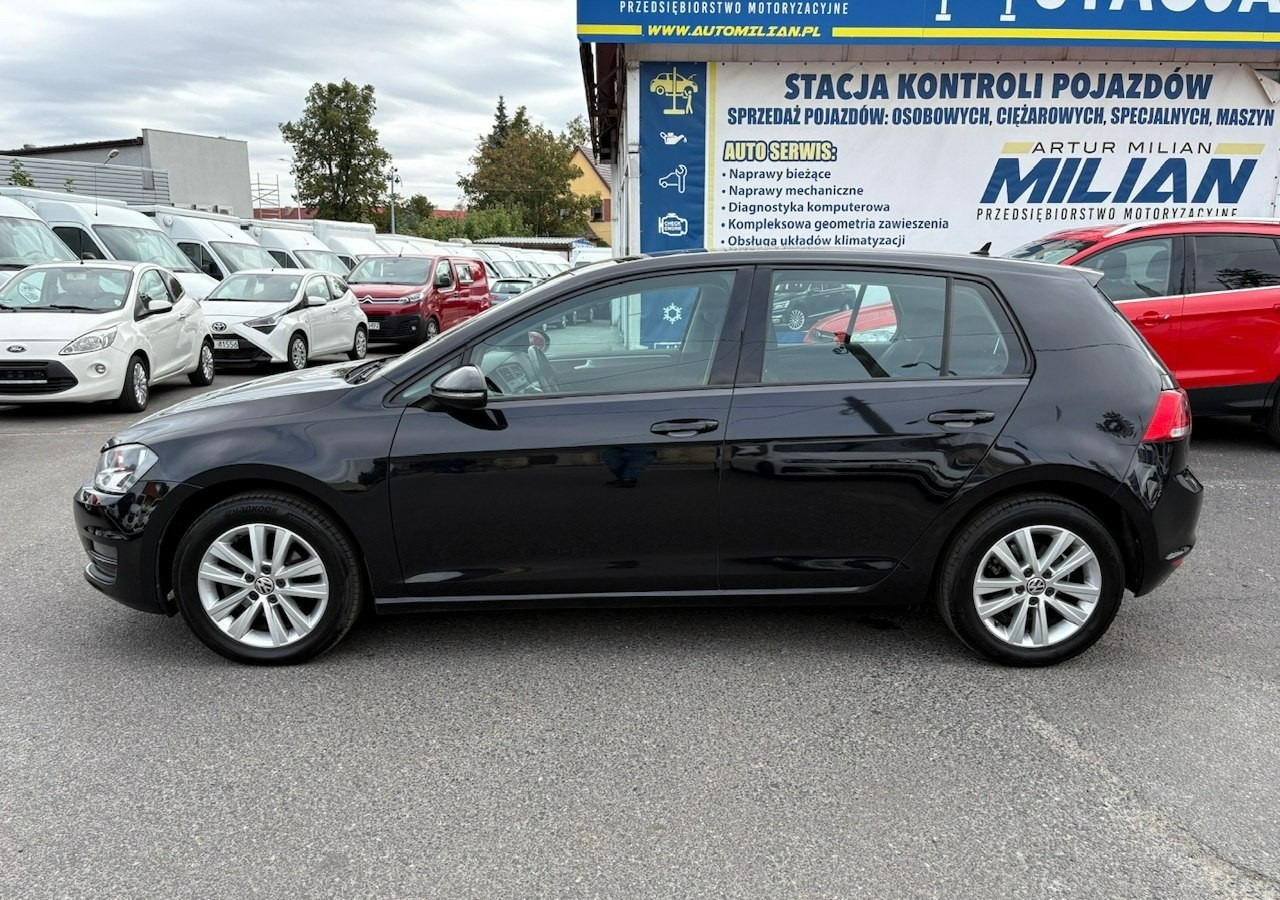 Volkswagen Golf VII VII 1,6 TDI 110KM 153TKM Klimatronik Navi Alu PDC 2015 Bez wkładu fi - Hatchback: 3 kép. Volkswagen Golf VII VII 1,6 TDI 110KM 153TKM Klimatronik Navi Alu PDC 2015 Bez wkładu fi - Hatchback: 3 kép.