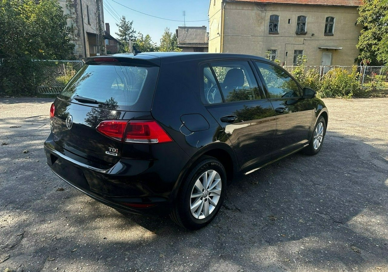 Volkswagen Golf VII VII 1,6 TDI 110KM 153TKM Klimatronik Navi Alu PDC 2015 Bez wkładu fi - Hatchback: 3 kép. Volkswagen Golf VII VII 1,6 TDI 110KM 153TKM Klimatronik Navi Alu PDC 2015 Bez wkładu fi - Hatchback: 3 kép.