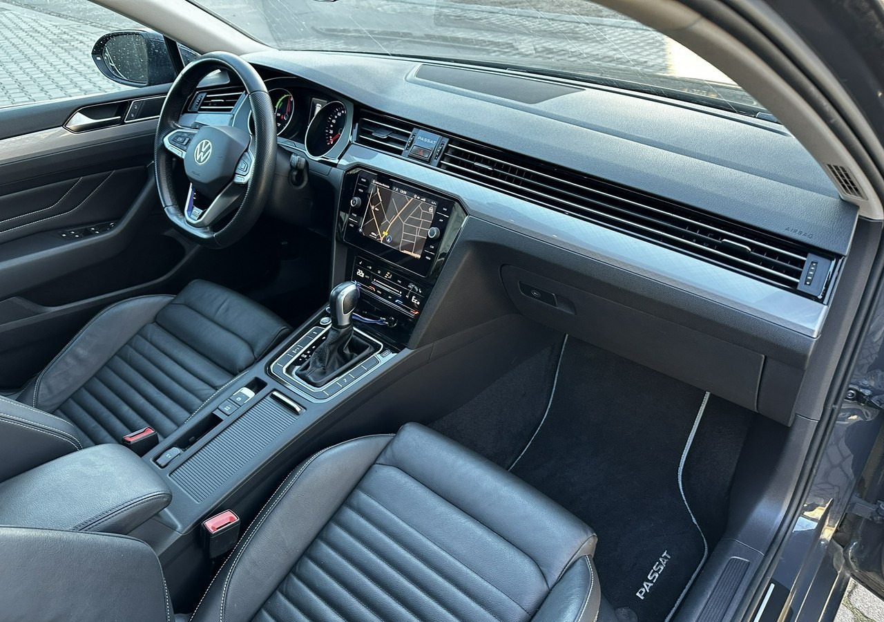 Volkswagen Passat B8 GTE 1.4TSI 218KM Hybryda Plug-in zasięg 50km Panorama*Navi*Skóra*FV2 - Autó: 2 kép. Volkswagen Passat B8 GTE 1.4TSI 218KM Hybryda Plug-in zasięg 50km Panorama*Navi*Skóra*FV2 - Autó: 2 kép.