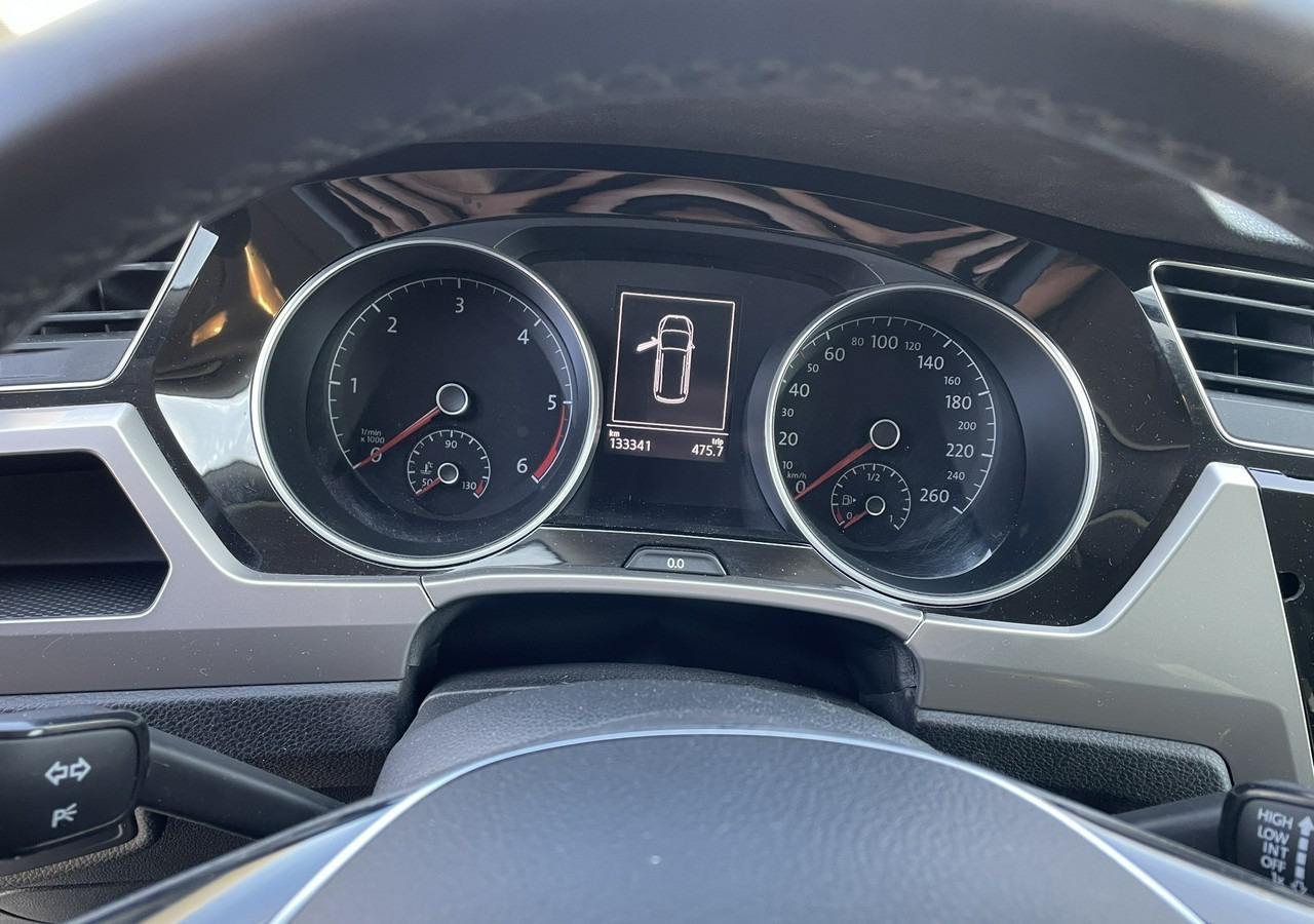 Autó Volkswagen Touran III 2.0 TDI DSG Automat 7osobowy 2020: 14 kép.