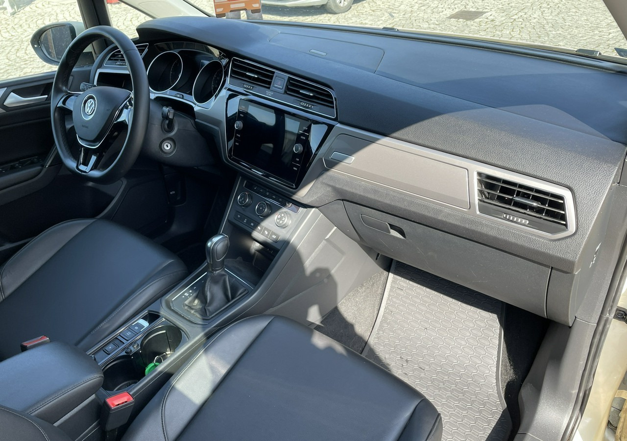Autó Volkswagen Touran III 2.0 TDI DSG Automat 7osobowy 2020: 10 kép.