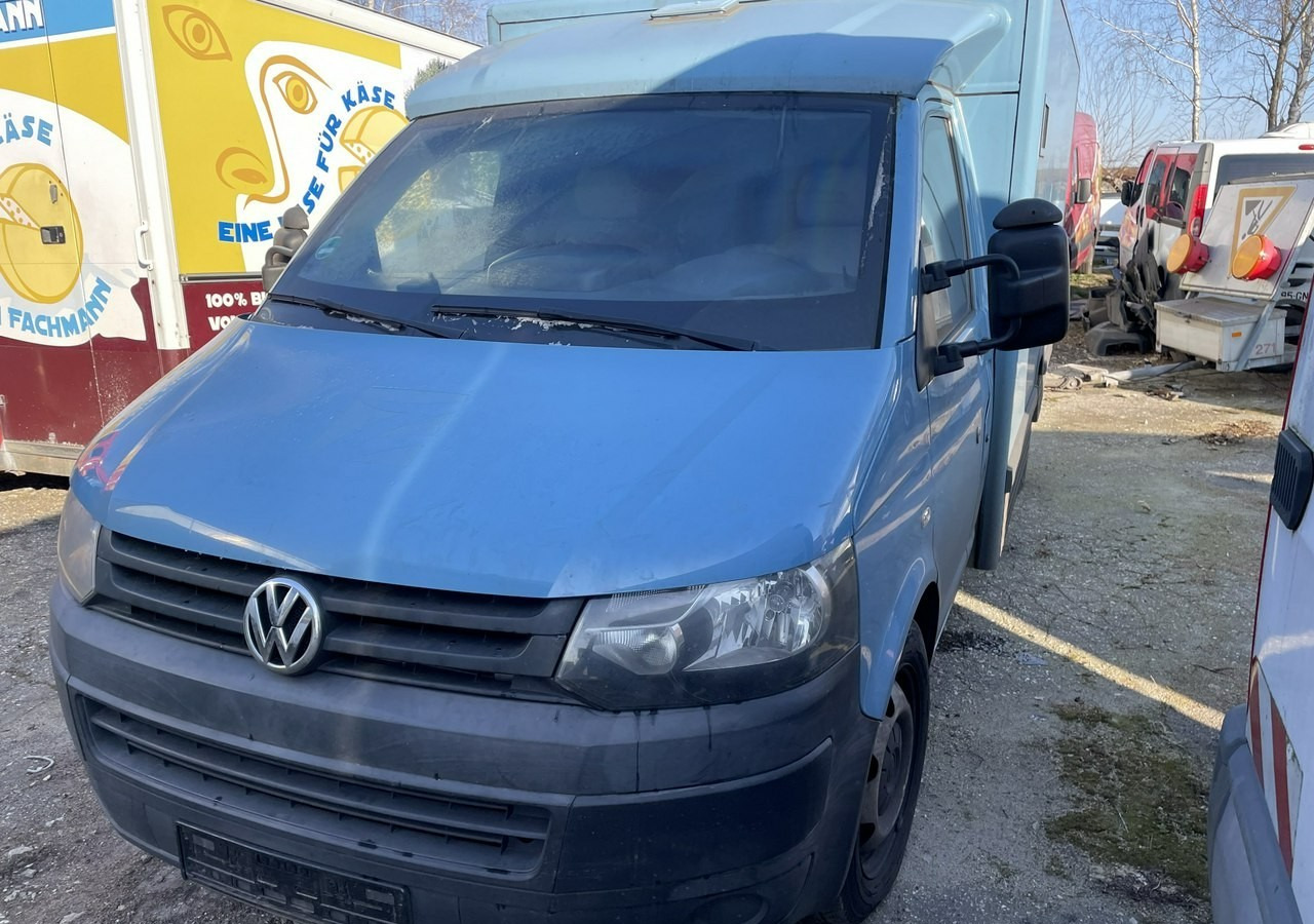 Volkswagen Transporter T5 Transporter Bankowóz kuloodporny opancerzony Model 2015 - Páncélautó: 1 kép. Volkswagen Transporter T5 Transporter Bankowóz kuloodporny opancerzony Model 2015 - Páncélautó: 1 kép.