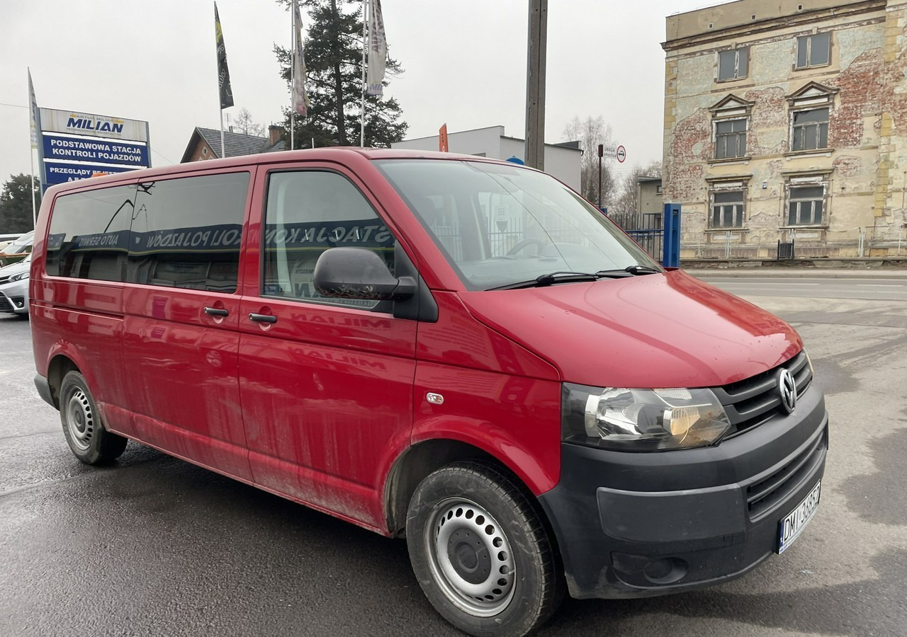 Volkswagen Transporter T5 Transporter T5 Lift 2.0 Tdi 9-osob Klima 2011 - Autó: 2 kép. Volkswagen Transporter T5 Transporter T5 Lift 2.0 Tdi 9-osob Klima 2011 - Autó: 2 kép.