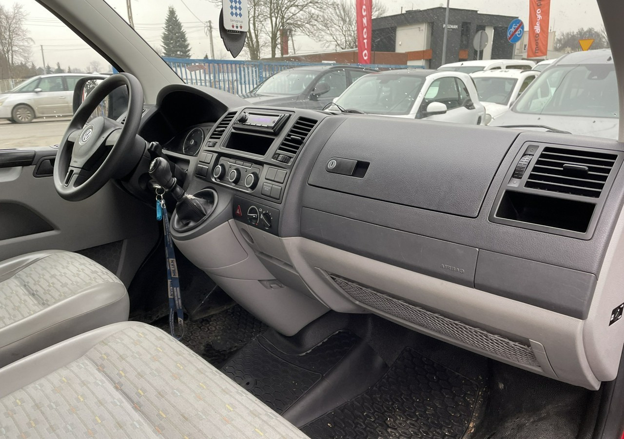 Volkswagen Transporter T5 Transporter T5 Lift 2.0 Tdi 9-osob Klima 2011 - Autó: 4 kép. Volkswagen Transporter T5 Transporter T5 Lift 2.0 Tdi 9-osob Klima 2011 - Autó: 4 kép.