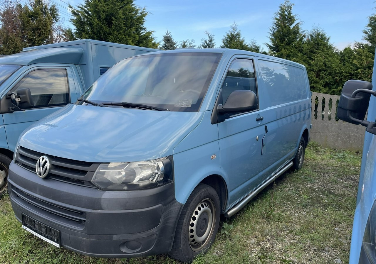 Volkswagen Transporter Trasporter T5 Bankowóz kuloodporny opancerzony 2015 - Páncélautó: 1 kép. Volkswagen Transporter Trasporter T5 Bankowóz kuloodporny opancerzony 2015 - Páncélautó: 1 kép.