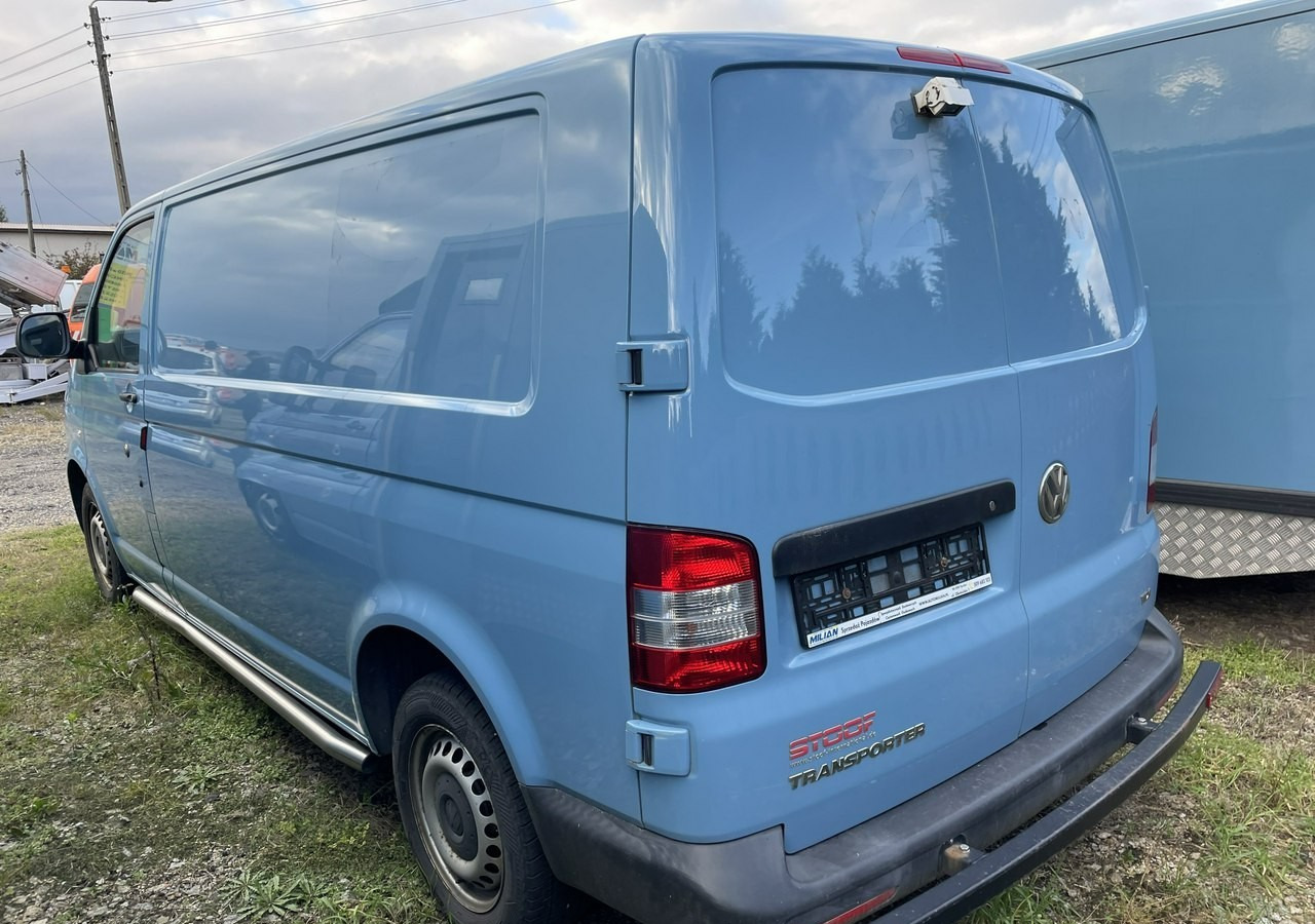 Volkswagen Transporter Trasporter T5 Bankowóz kuloodporny opancerzony 2015 - Páncélautó: 4 kép. Volkswagen Transporter Trasporter T5 Bankowóz kuloodporny opancerzony 2015 - Páncélautó: 4 kép.