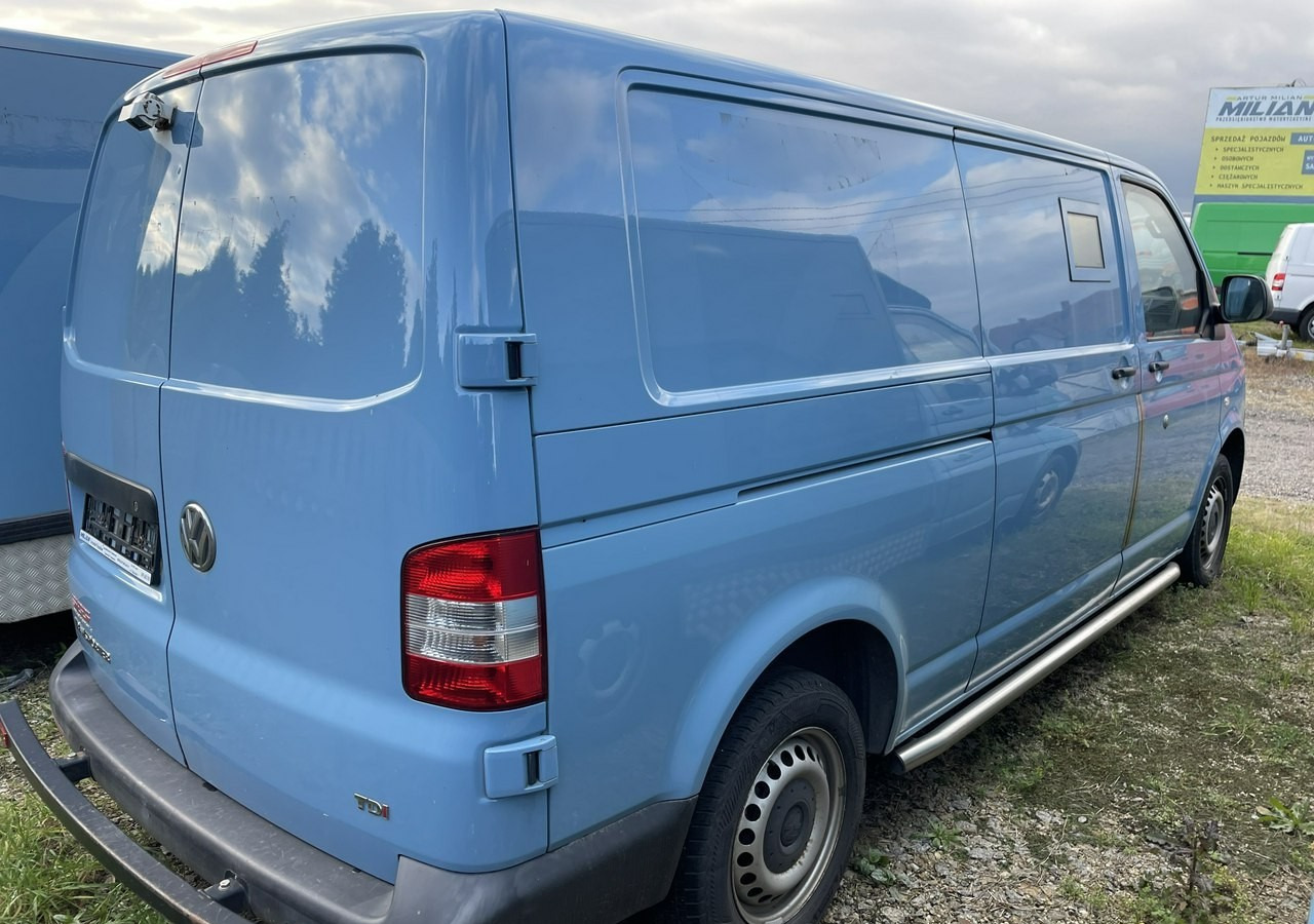 Volkswagen Transporter Trasporter T5 Bankowóz kuloodporny opancerzony 2015 - Páncélautó: 3 kép. Volkswagen Transporter Trasporter T5 Bankowóz kuloodporny opancerzony 2015 - Páncélautó: 3 kép.