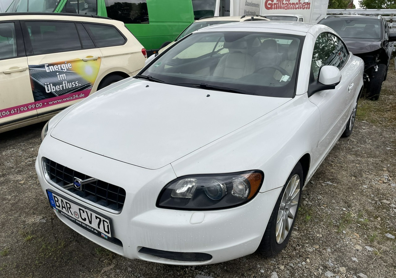 Volvo C70 II Volvo C70 2.0-136KM Cabrio Kabriolet 2010 - Autó: 1 kép. Volvo C70 II Volvo C70 2.0-136KM Cabrio Kabriolet 2010 - Autó: 1 kép.