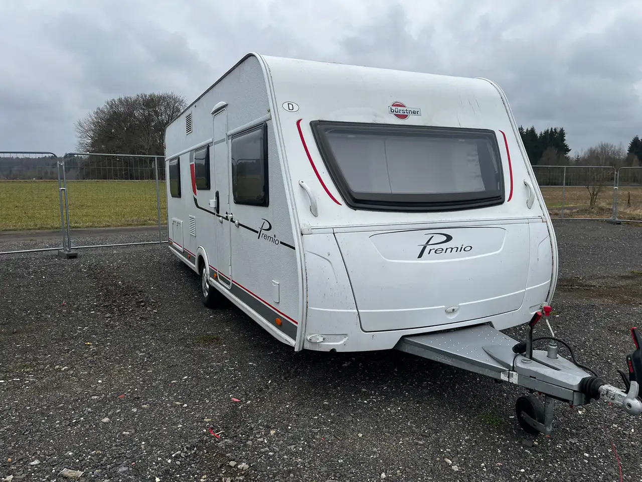 Bürstner Premio 530 TL Mover Dachklimaanlage Einzelbetten - Lakókocsi: 4 kép. Bürstner Premio 530 TL Mover Dachklimaanlage Einzelbetten - Lakókocsi: 4 kép.