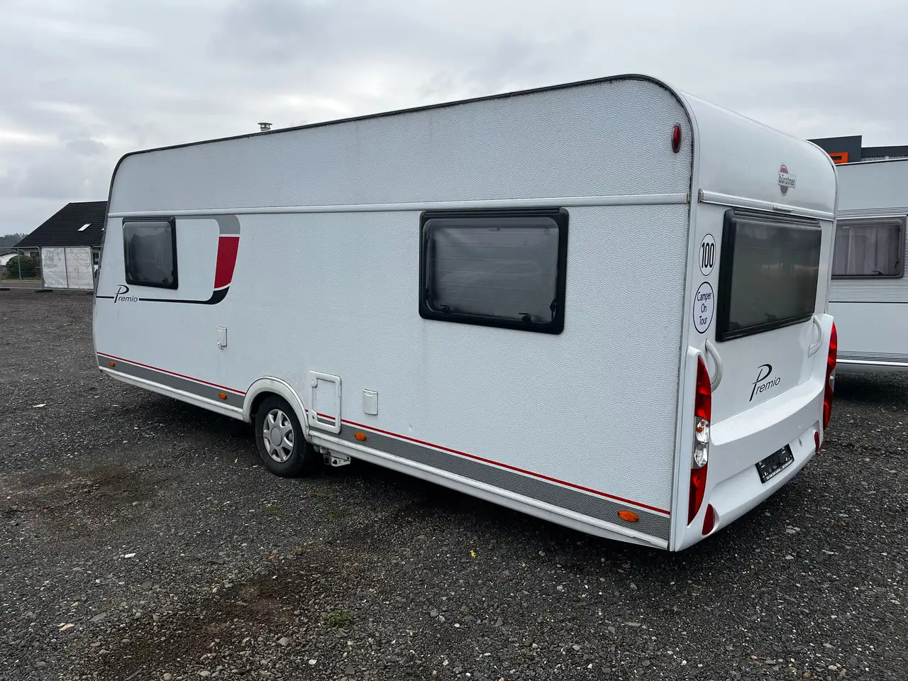 Bürstner Premio 530 TL Mover Dachklimaanlage Einzelbetten - Lakókocsi: 2 kép. Bürstner Premio 530 TL Mover Dachklimaanlage Einzelbetten - Lakókocsi: 2 kép.