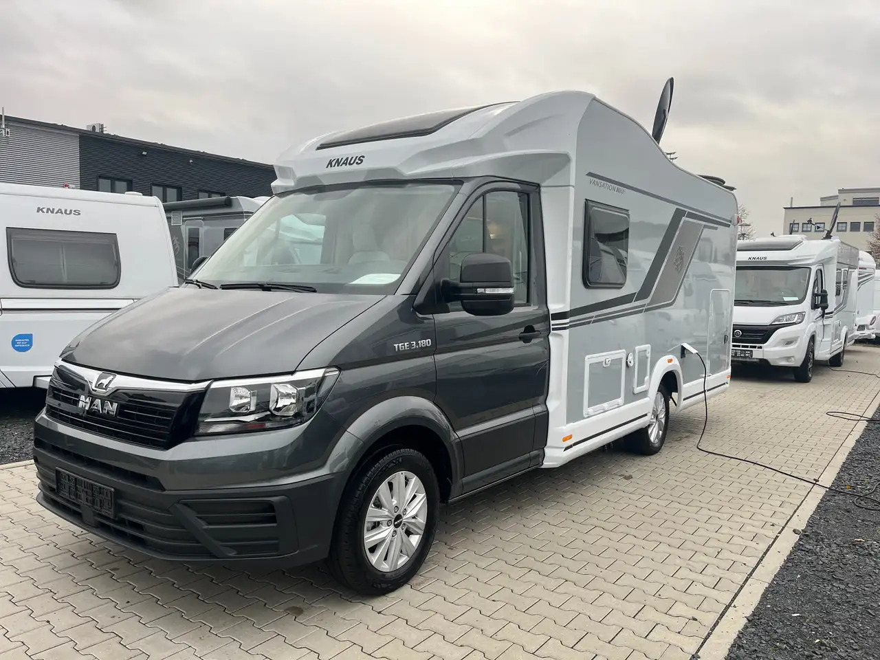 Knaus VAN WAVE 640 MEG VANSATION - Félintegrált lakóautó: 1 kép. Knaus VAN WAVE 640 MEG VANSATION - Félintegrált lakóautó: 1 kép.