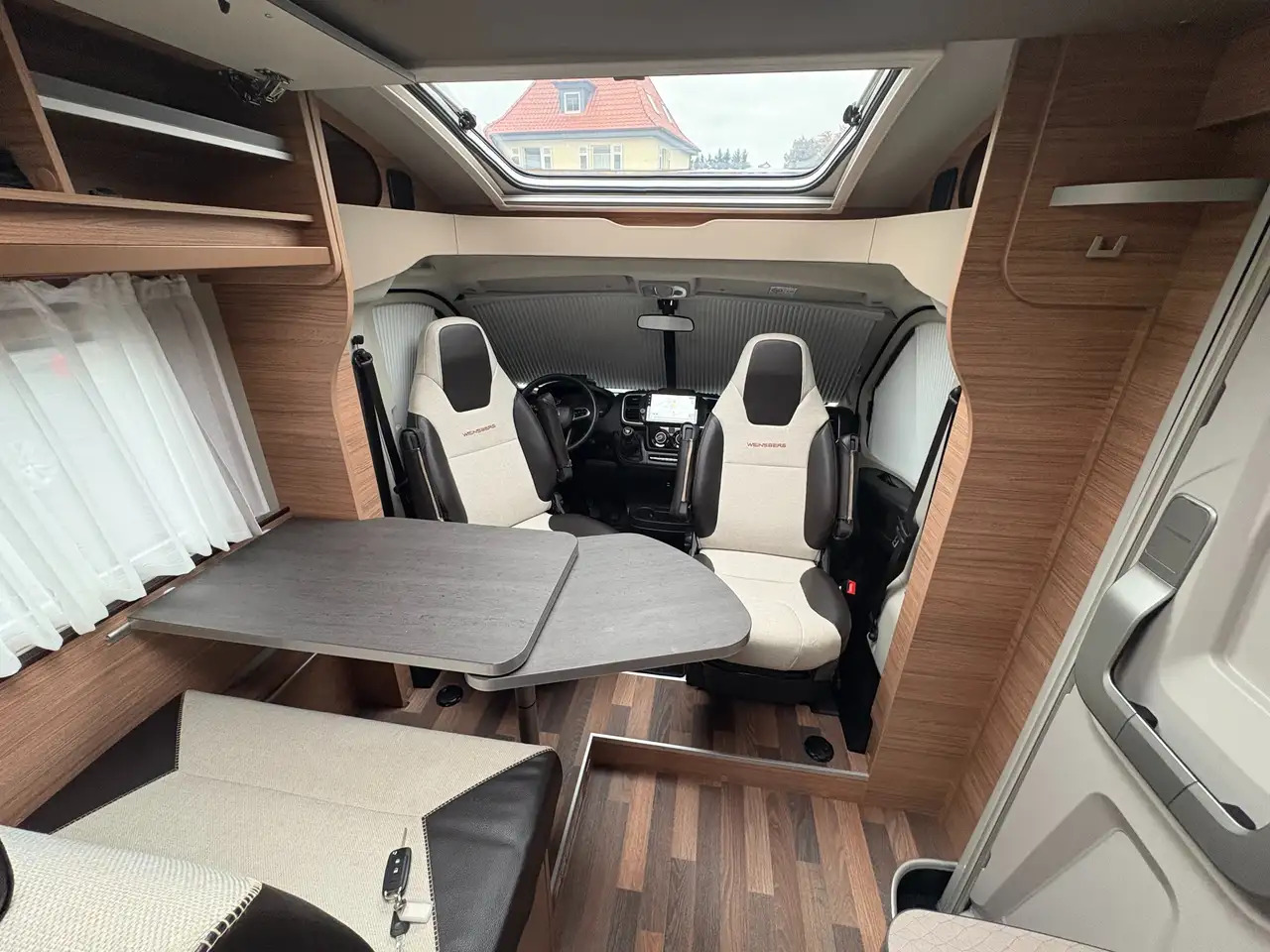 Új Félintegrált lakóautó Volkswagen PEPPER 600MEG: 16 kép. Új Félintegrált lakóautó Volkswagen PEPPER 600MEG: 16 kép.