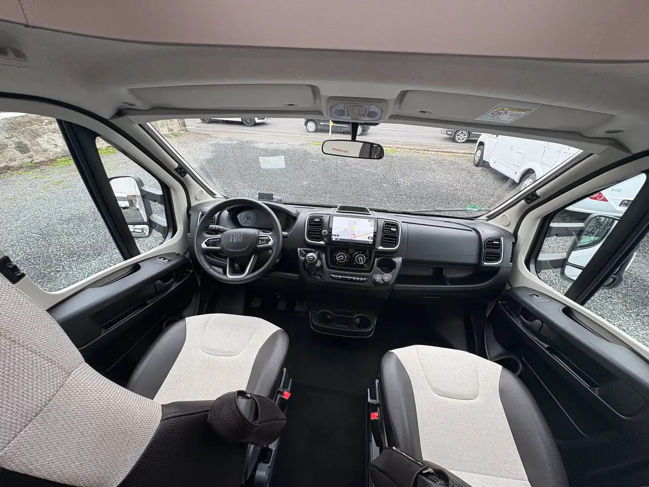 Új Félintegrált lakóautó Volkswagen PEPPER 600MEG: 15 kép. Új Félintegrált lakóautó Volkswagen PEPPER 600MEG: 15 kép.