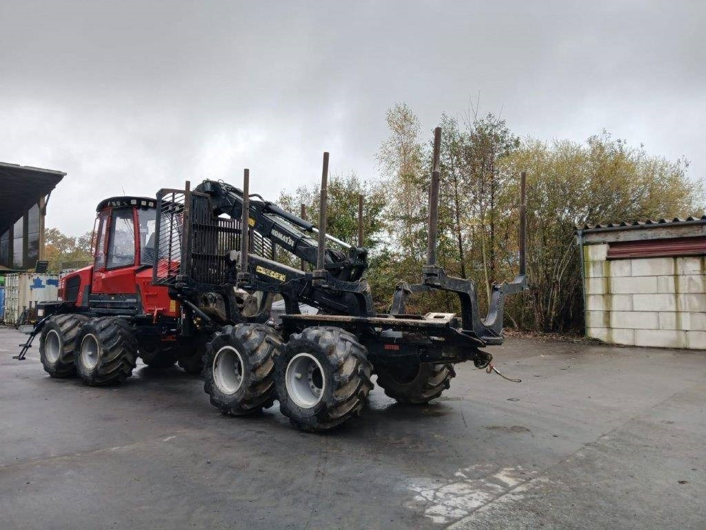 Komatsu 855  - Kihordó: 3 kép. Komatsu 855  - Kihordó: 3 kép.