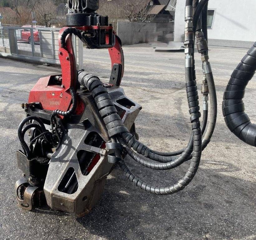Fakitermelő gép Komatsu 911.5: 8 kép.