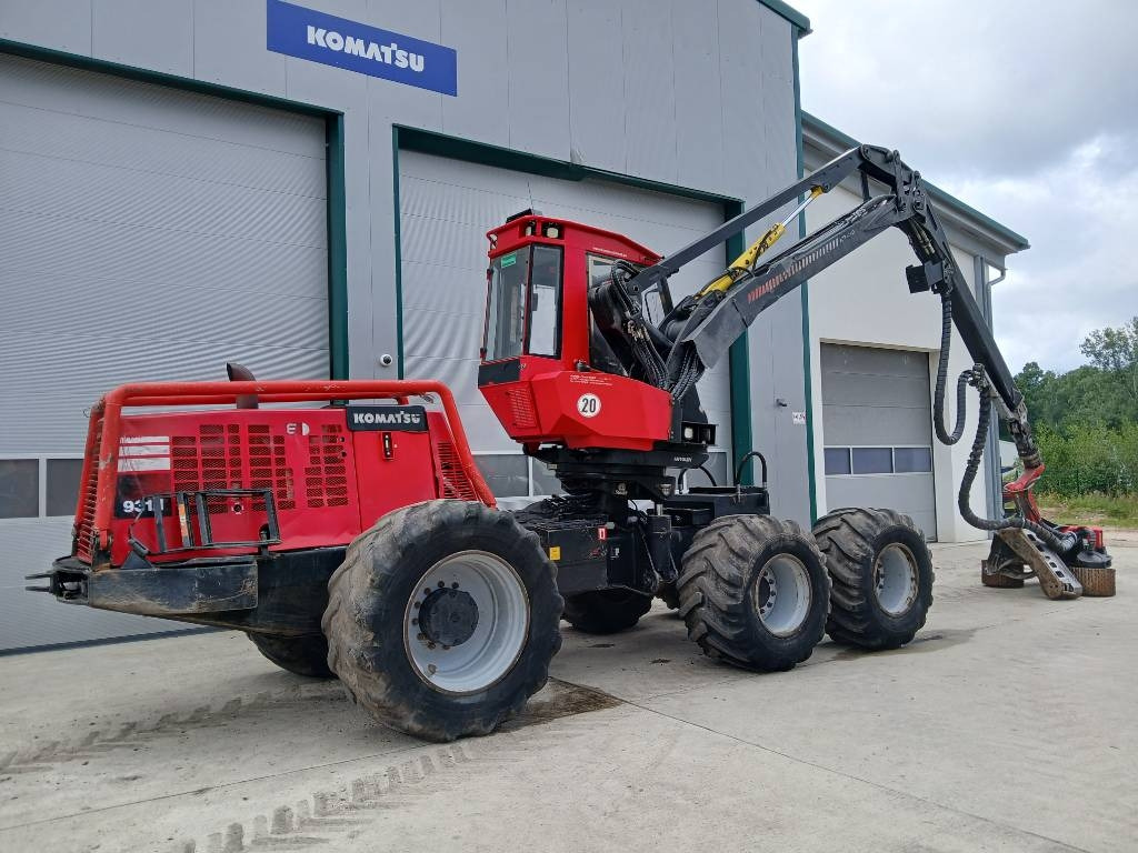 Komatsu 931.1 - Fakitermelő gép: 4 kép. Komatsu 931.1 - Fakitermelő gép: 4 kép.