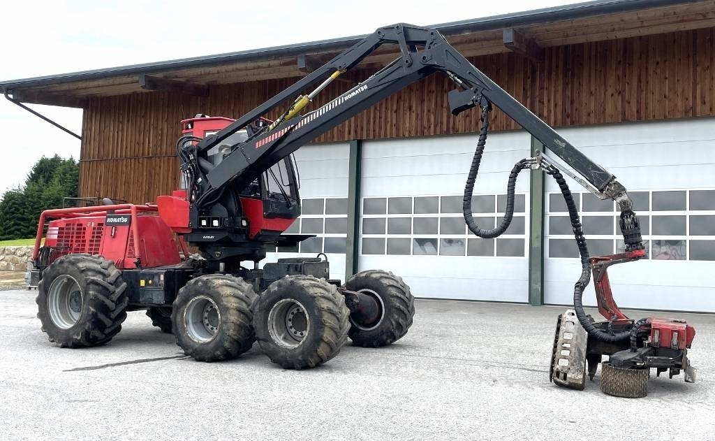 Komatsu 931.1 - Fakitermelő gép: 4 kép. Komatsu 931.1 - Fakitermelő gép: 4 kép.