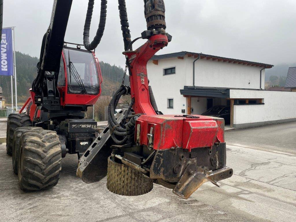 Komatsu 931.2 - Fakitermelő gép: 5 kép. Komatsu 931.2 - Fakitermelő gép: 5 kép.